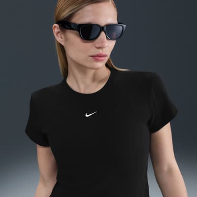 Nike Sportswear Playera Negra Para Mujer